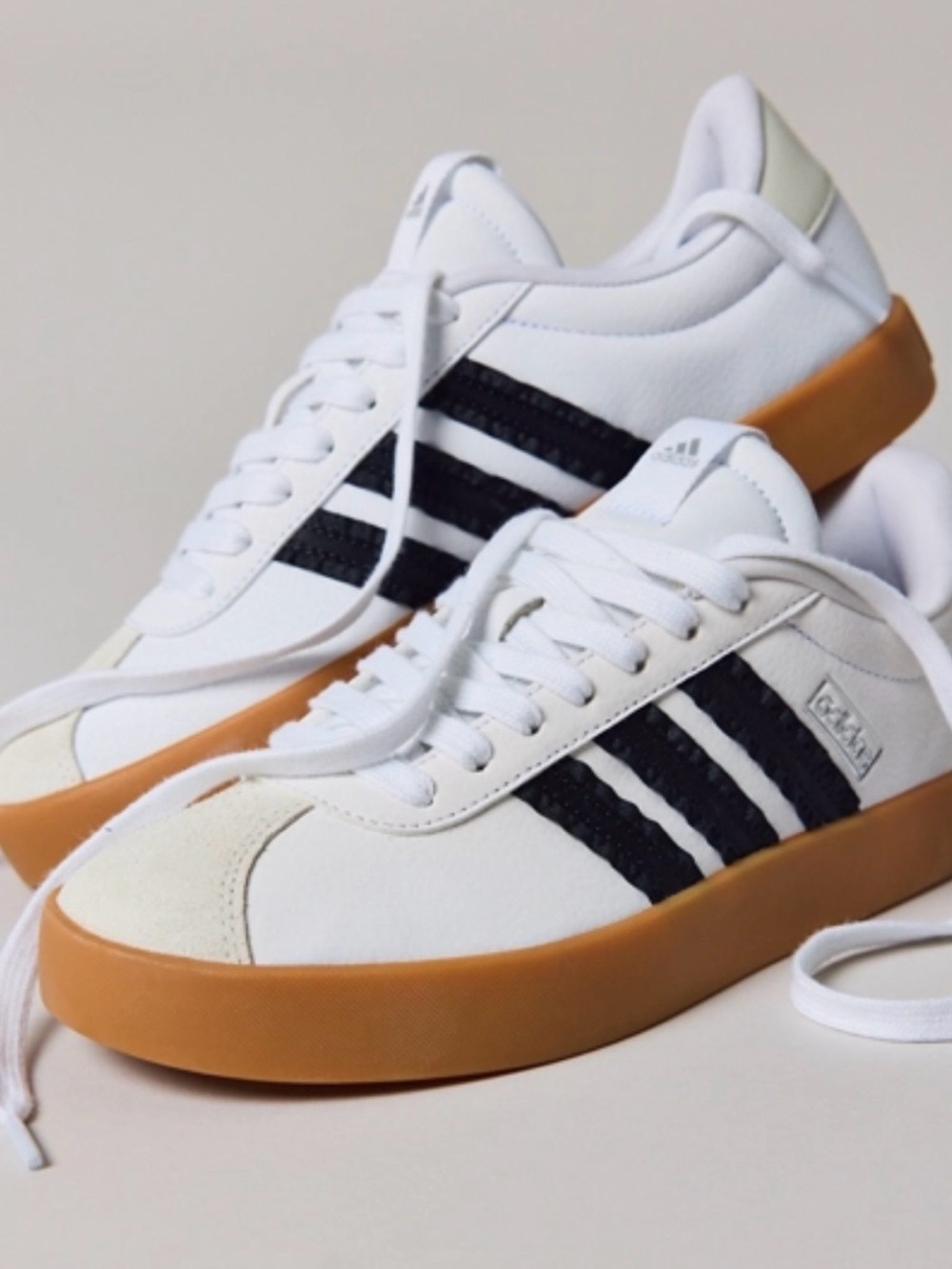 adidas Women’s VL Court 3.0 Sneakers White/Black, Gum Sole Size 6.5 NWT